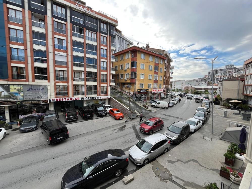 Eyüp Alibeyköy Merkezde Cadde Üstü Satılık 2+1 Daire