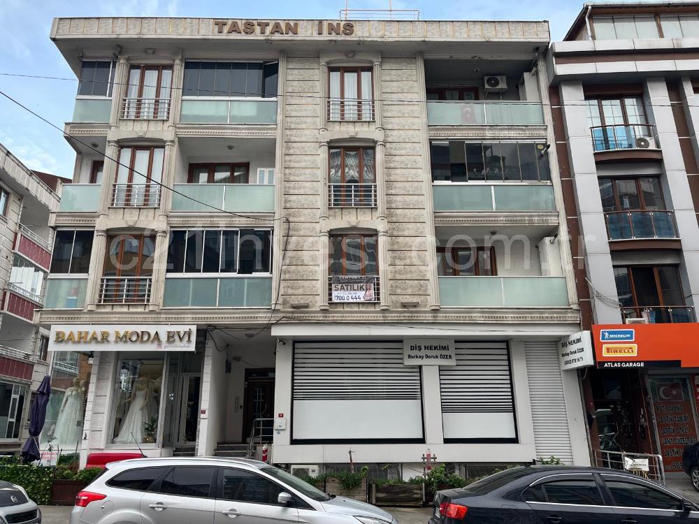 Eyüp Alibeyköy Merkezde Cadde Üstü Satılık 2+1 Daire