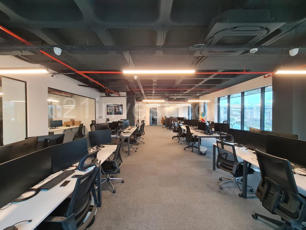 Kiralık Ofis Portavadi 400m2 Dekorasyonlu Boş Vadistanbul