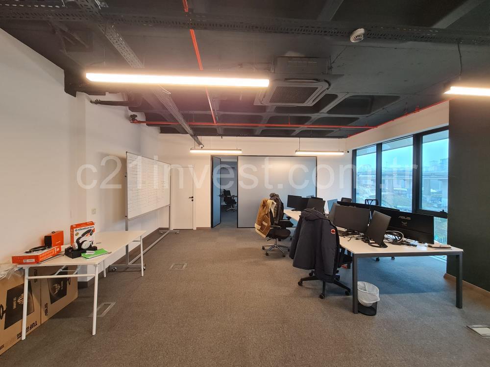 Kiralık Ofis Portavadi 400m2 Dekorasyonlu Boş Vadistanbul