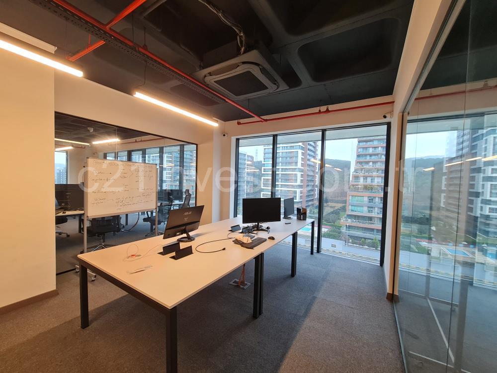 Kiralık Ofis Portavadi 400m2 Dekorasyonlu Boş Vadistanbul