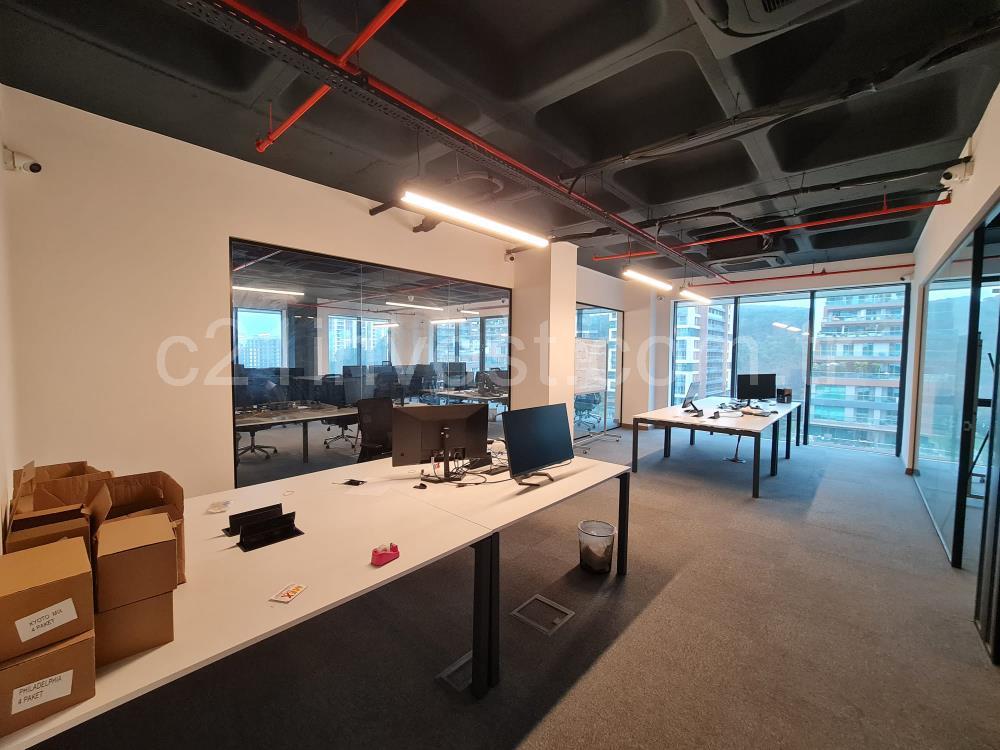 Kiralık Ofis Portavadi 400m2 Dekorasyonlu Boş Vadistanbul