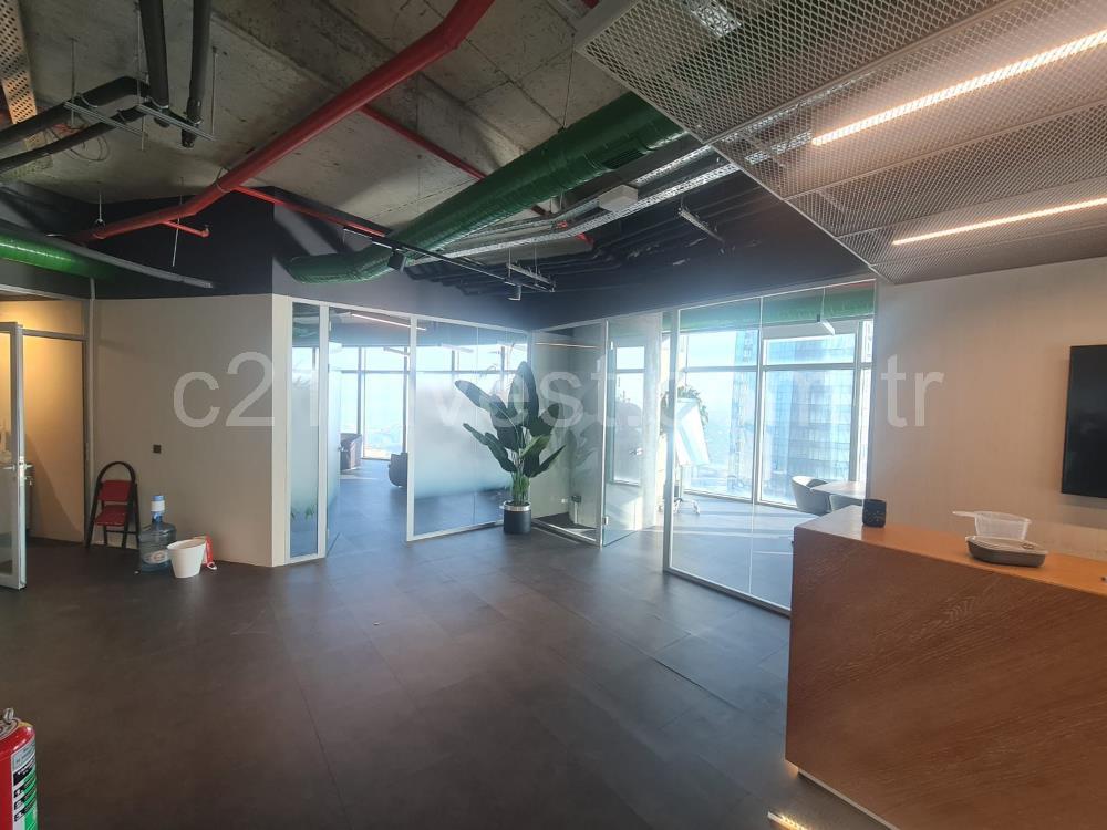 Maslak Kiralık Mobilyalı Ofis Spine Tower 600m2 Taşınmaya Hazır