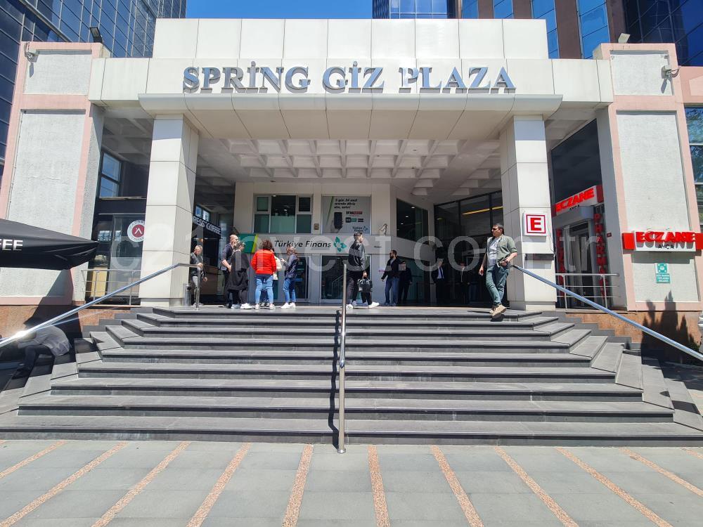 Maslak Plaza da Müstakil Girişli Düz Giriş 2 Katlı Dükkan Ofis