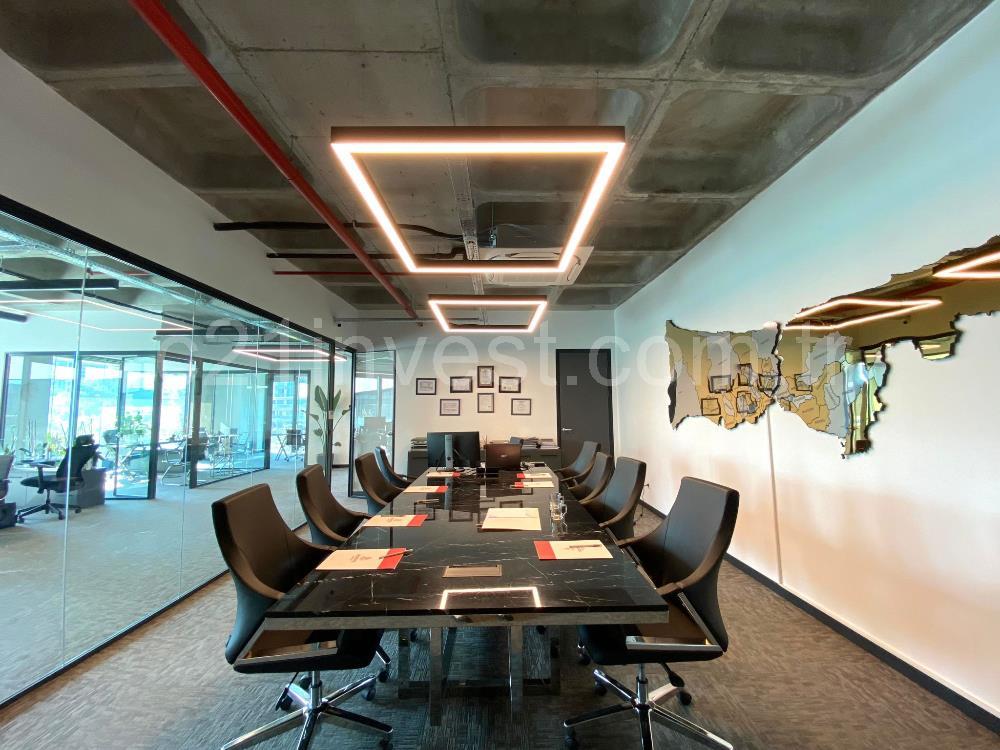 Porta Vadi Satılık 450m2+20m2 (Depolu) Ofis Vadistanbul