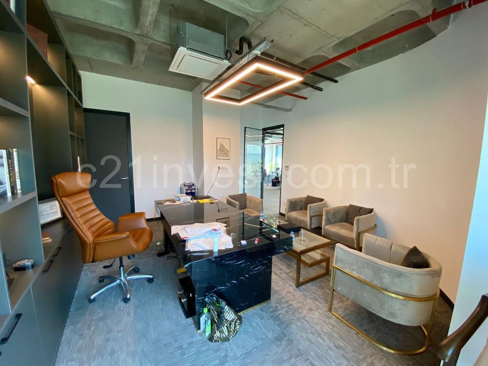 Porta Vadi Satılık 450m2+20m2 (Depolu) Ofis Vadistanbul