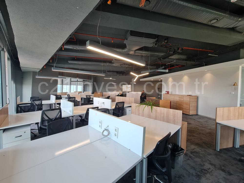 Skyland Kiralık Ofis 300m2 Teraslı Dekorasyonlu Taşınmaya Hazır