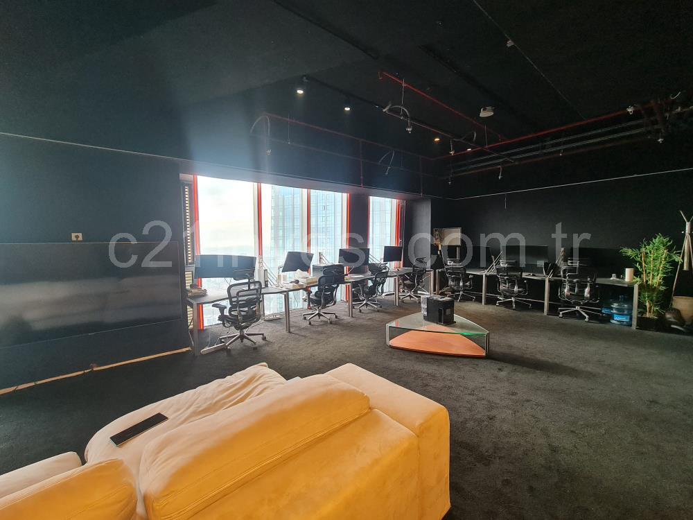 Skyland Kiralık Ofis 36.Kat 126m2 Dekorasyonlu Vadistanbul Seba