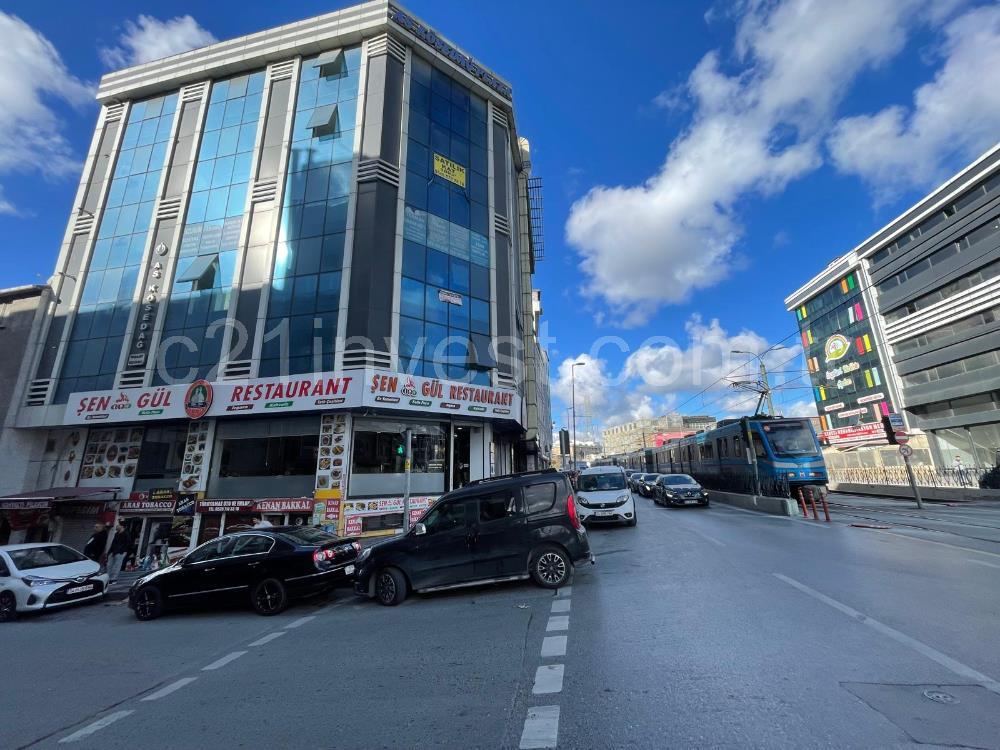 Tramvay Durağı Karşısı Yeni Nesil Fırın Sistemli Köşe Restoran