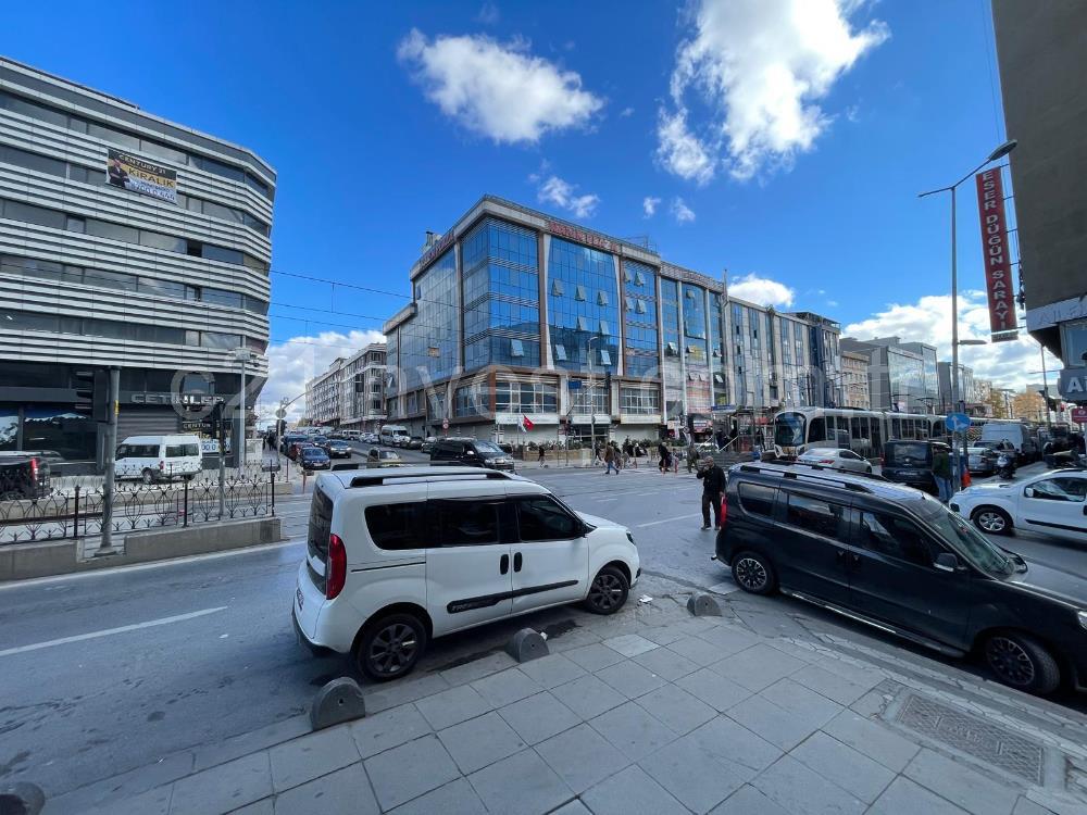 Tramvay Durağı Karşısı Yeni Nesil Fırın Sistemli Köşe Restoran